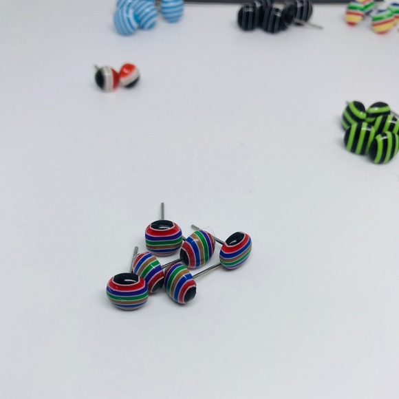 Black Multi Stripe Minimalist Stud Earrings - Picture 8 of 12
